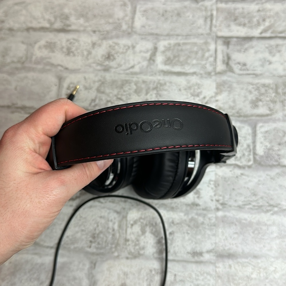 Headphones - Picture 2 of 2